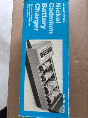 Arche Nickel Cadmium Battery Charger - Blue and White